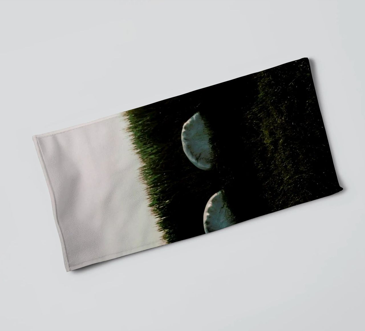 Analog Series Fields At Sundown asciugamano da bagno da Sebastian Hilgetag