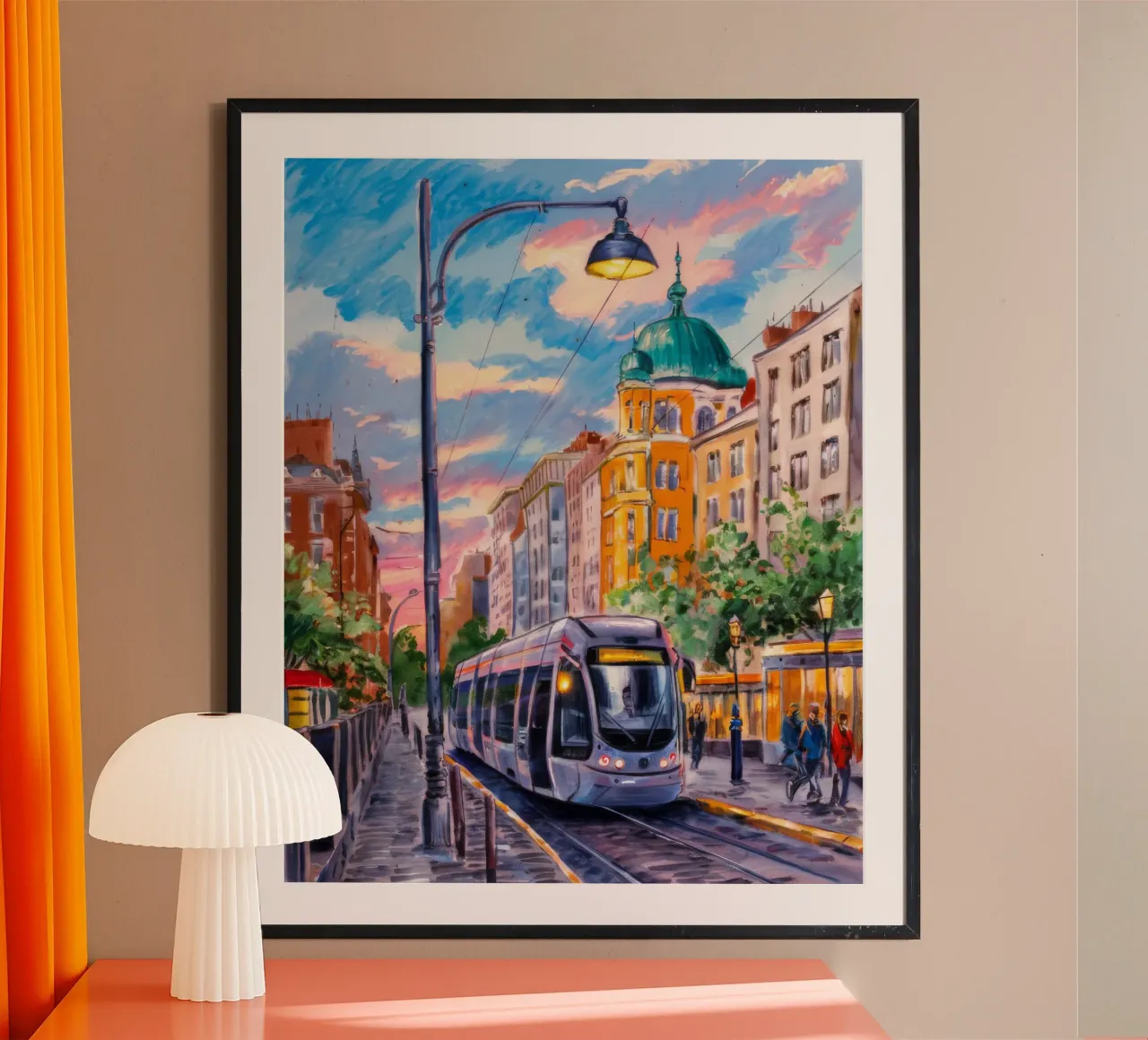 Tram urbano crepuscolare poster con telaio in alluminio da Lush Essence