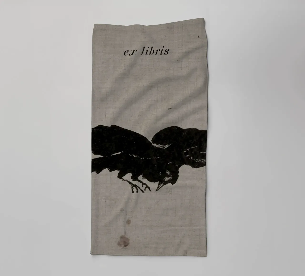 Silhouette di corvo "Ex Libris" - Targhetta per libri gotici d'epoca asciugamano da bagno da ClubArt