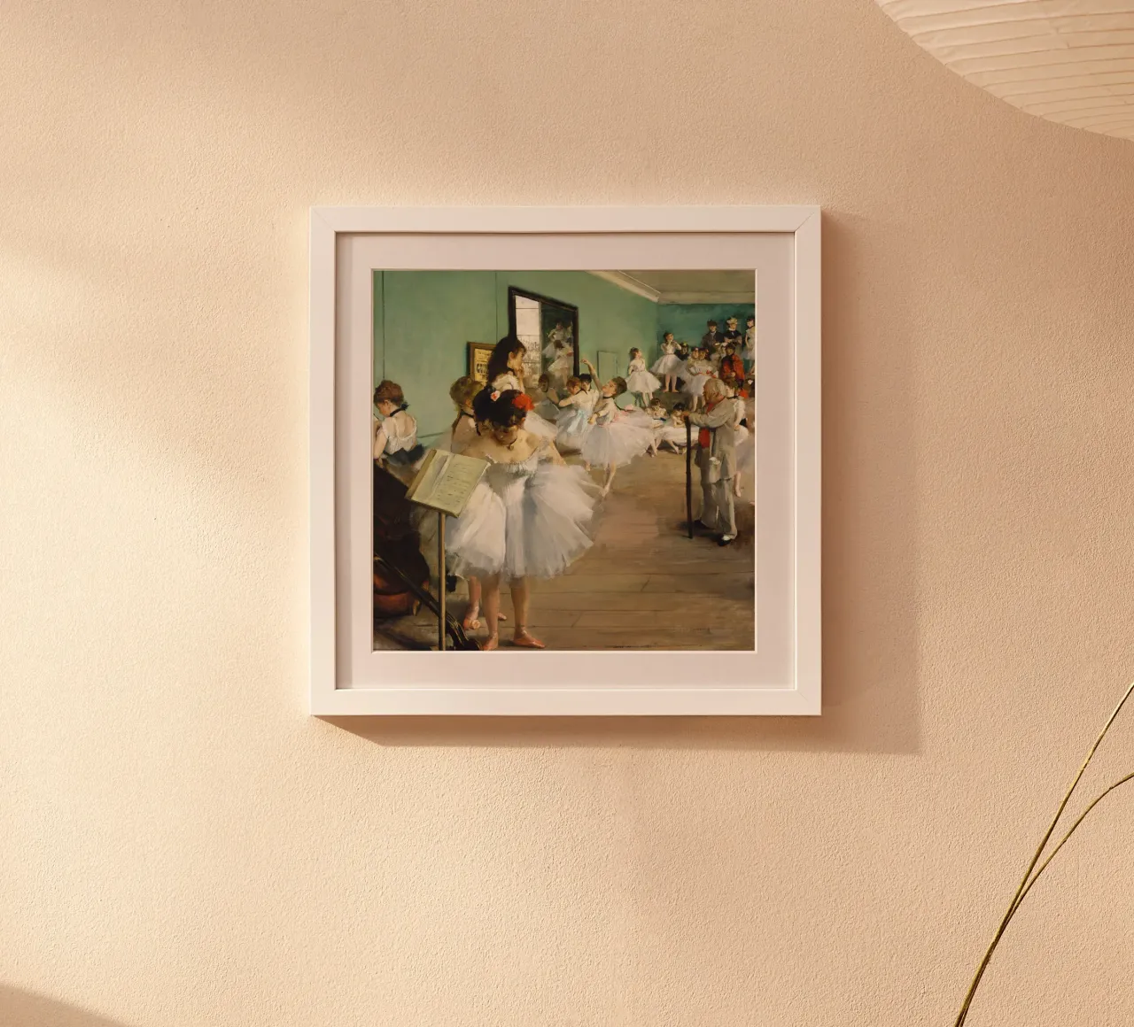 La classe di danza di Edgar Degas (1874) poster con telaio in legno da Venus Art