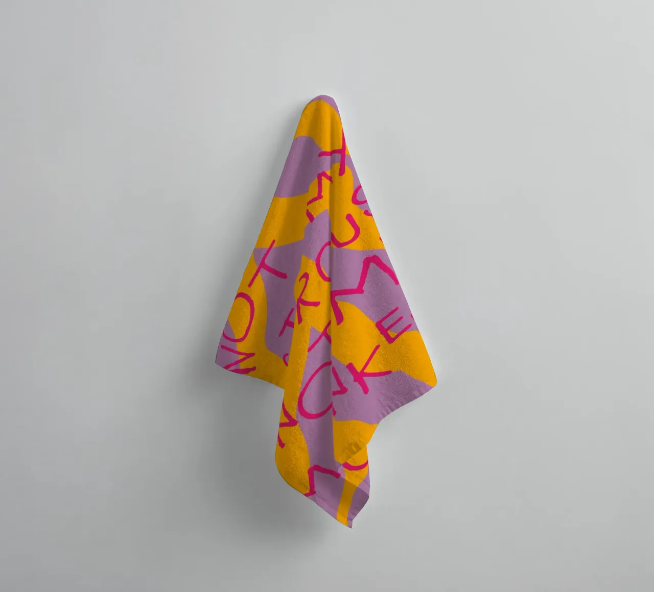 not my circus not my monkeys. badhanddoek van FRICKE DESIGN