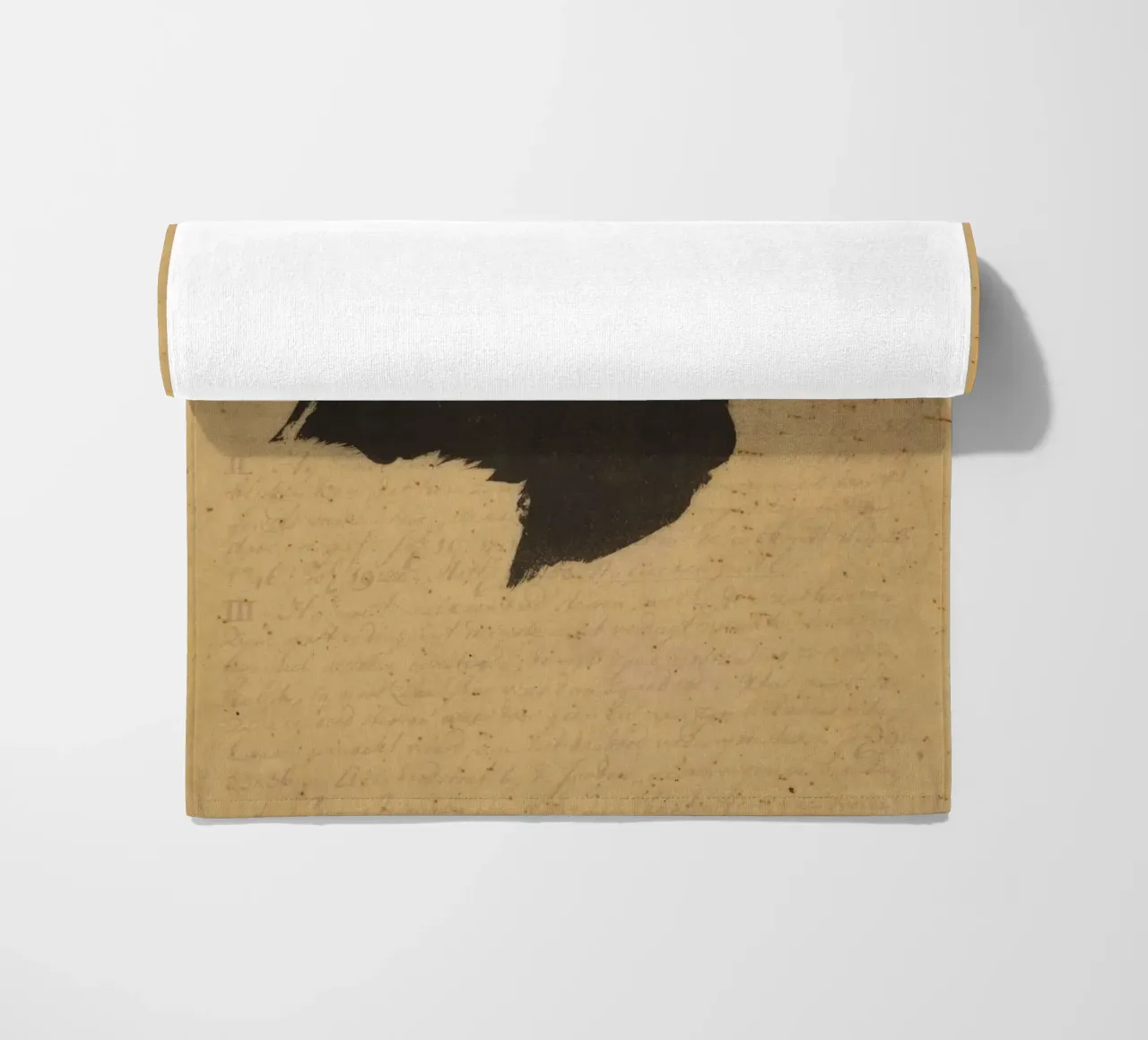 Silhouette vintage di testa di corvo - Dark Academia Bird Art telo mare da ClubArt