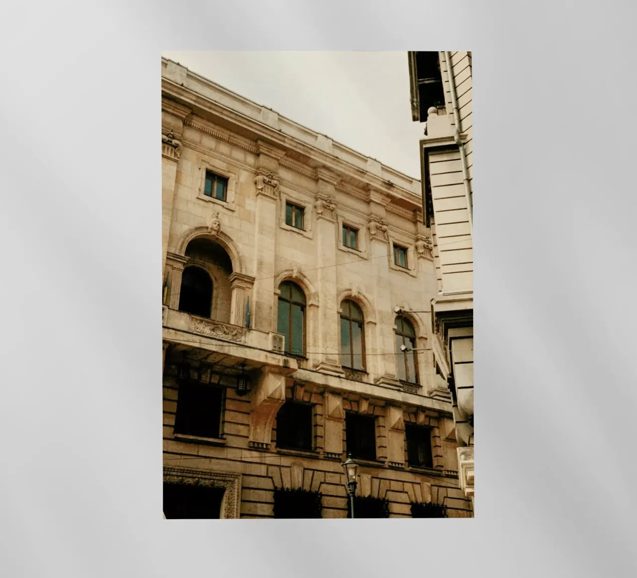 Analog Series Old Buildings pellicola backlit da Sebastian Hilgetag
