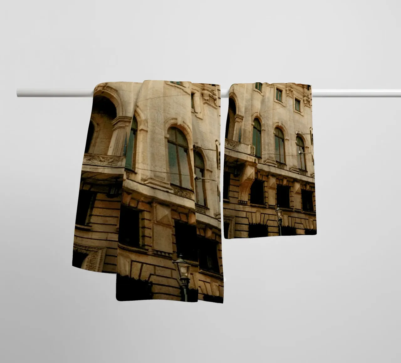 Analog Series Old Buildings asciugamano da bagno da Sebastian Hilgetag