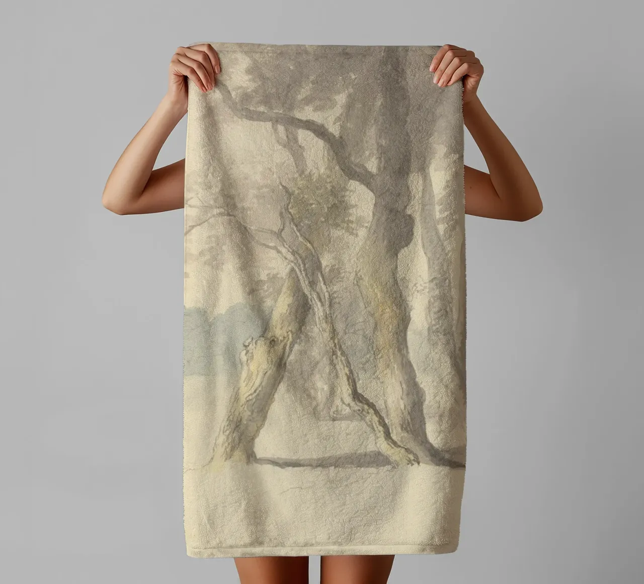 Vintage Woodland Tree Study - Serene Nature Art Print toalla de baño de ClubArt