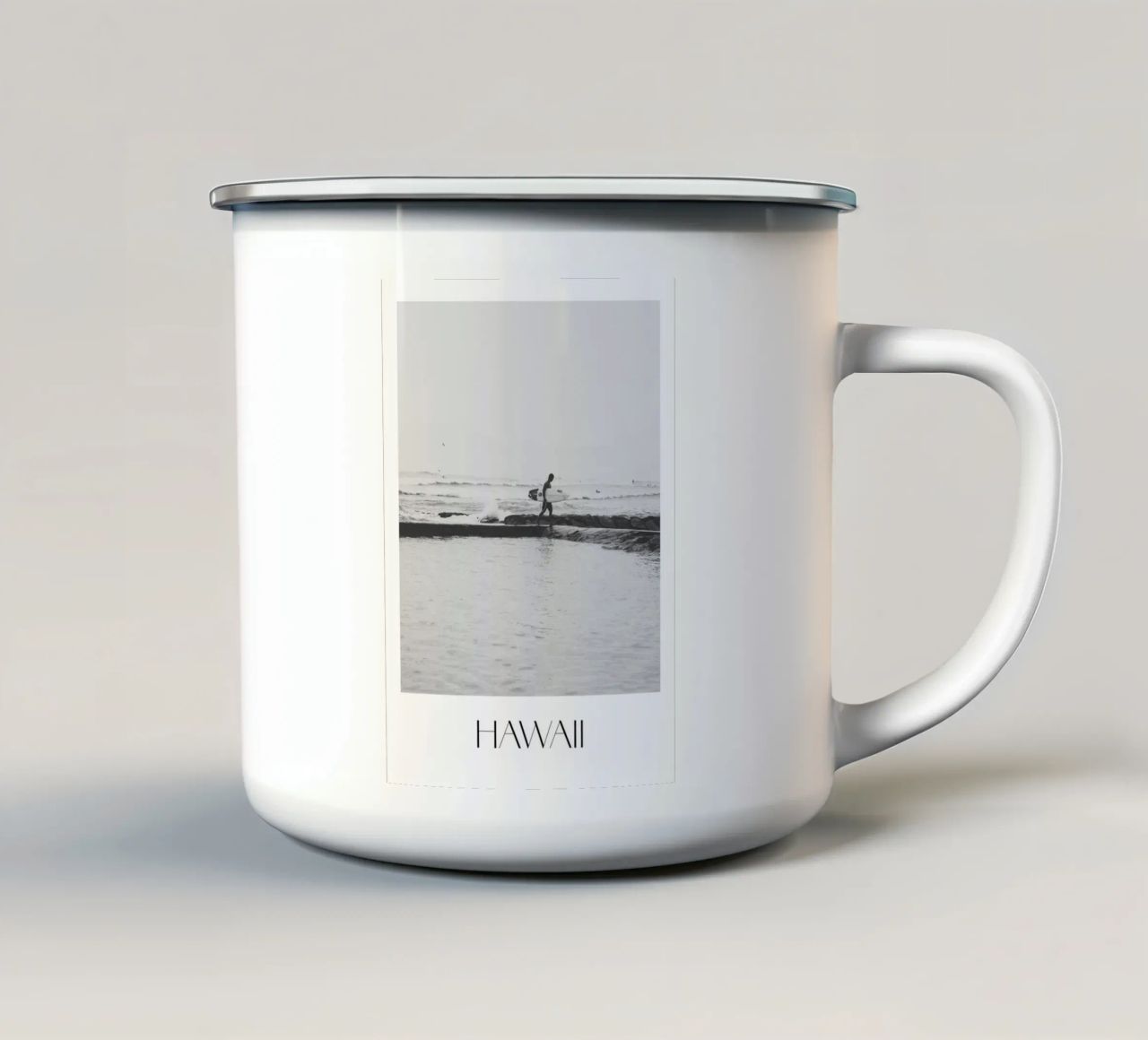 Surfer tazza in smalto da Flo Klein