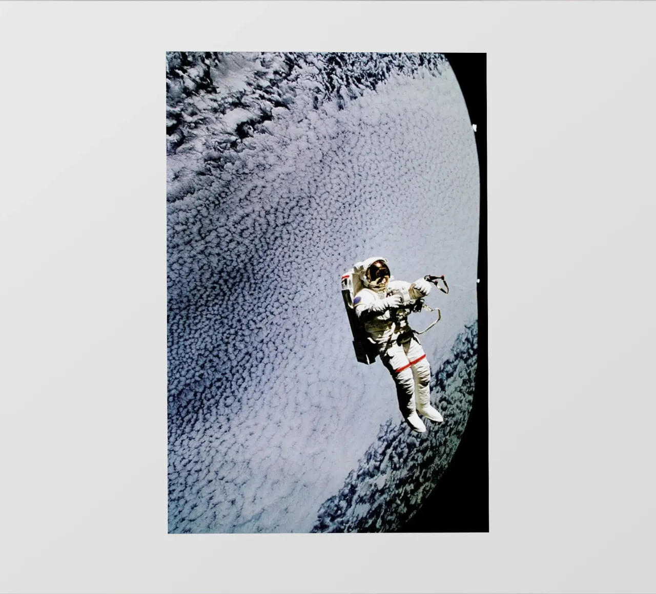 Astronaut in Space pellicola backlit da Vintage by JUNIQE