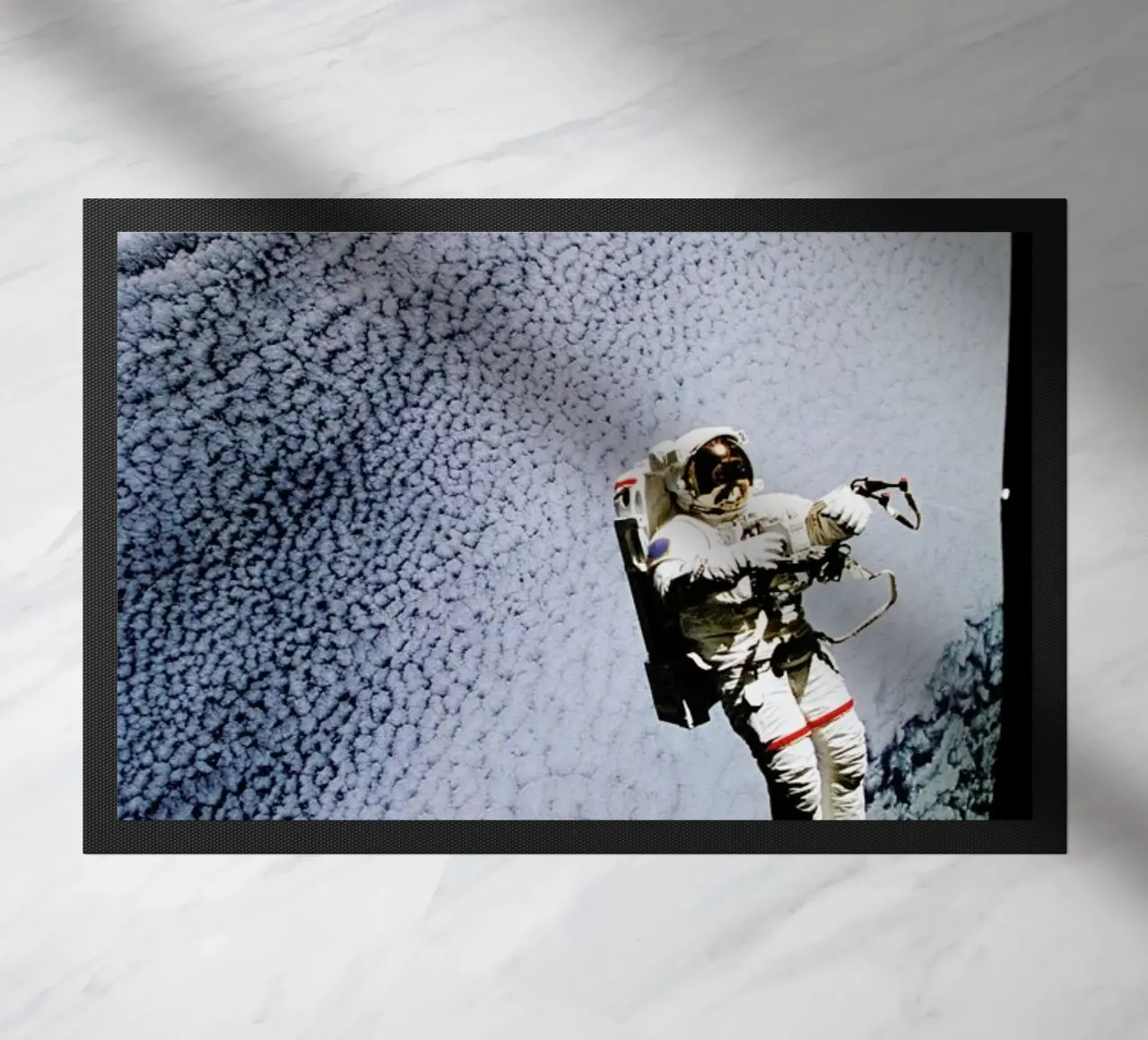 Astronaut in Space zerbino da Vintage by JUNIQE