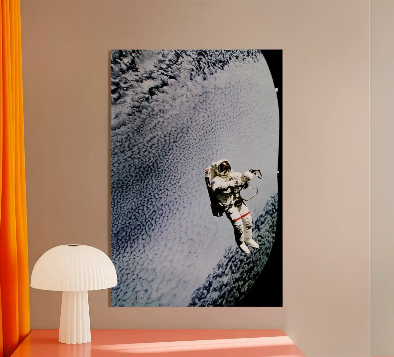 Astronaut in Space plexiglass da Vintage by JUNIQE