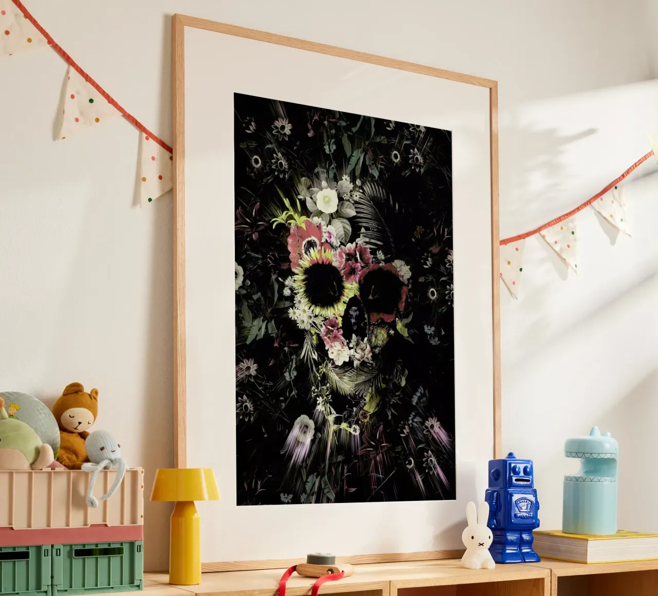 Garden Skull poster con telaio in alluminio da Ali Gulec