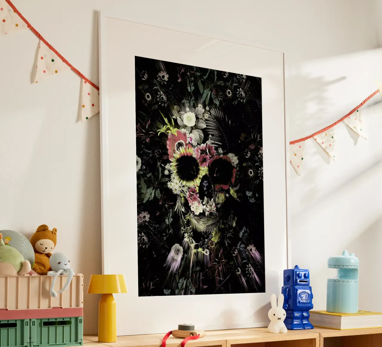 Garden Skull poster con telaio in alluminio da Ali Gulec
