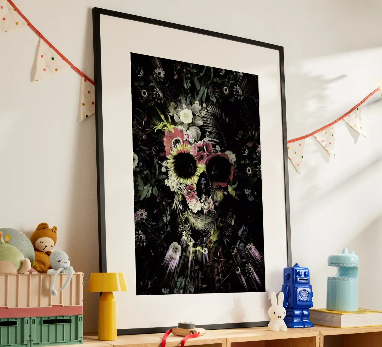 Garden Skull poster con telaio in alluminio da Ali Gulec