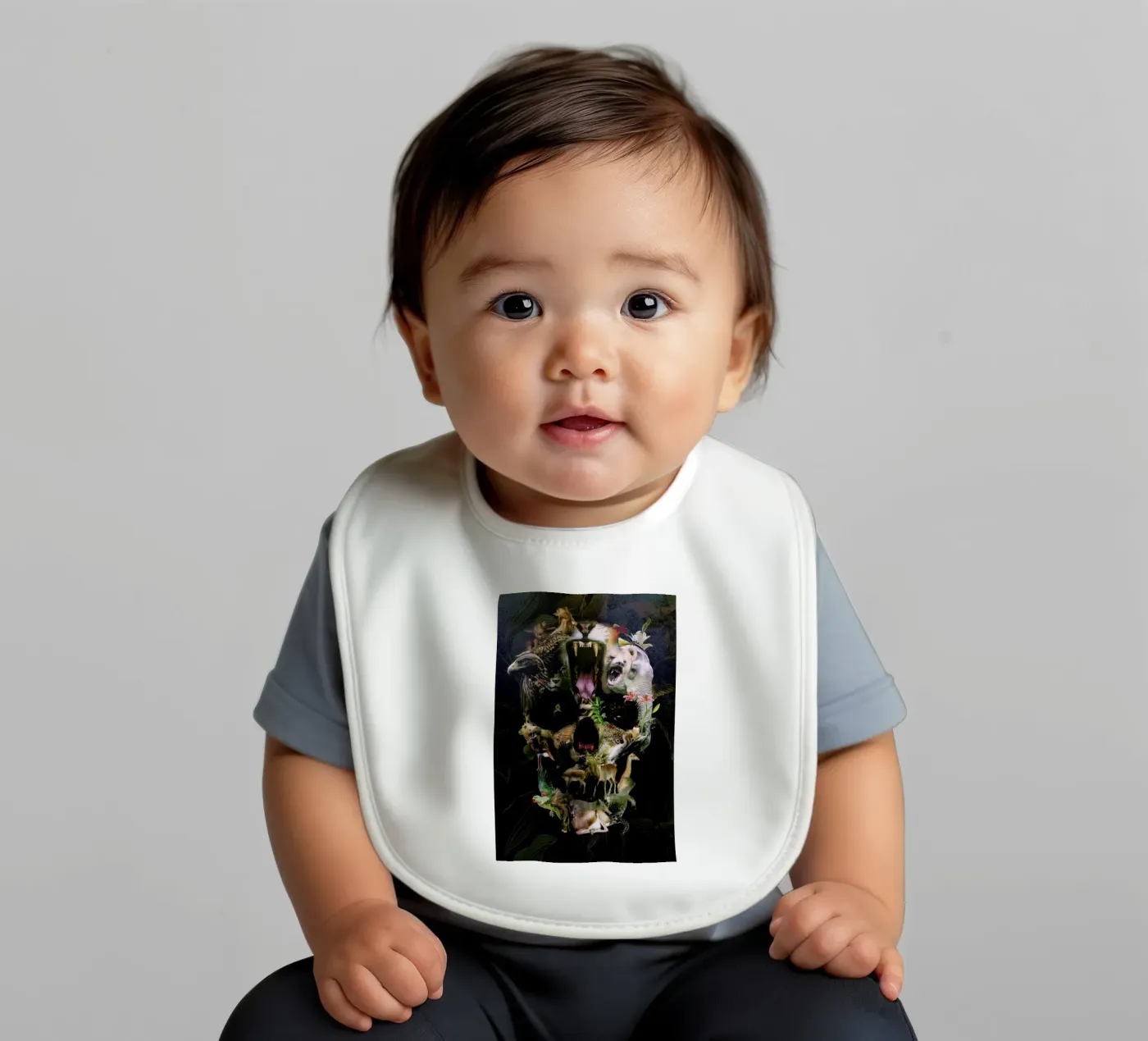 Kingdom baby bib by Ali Gulec