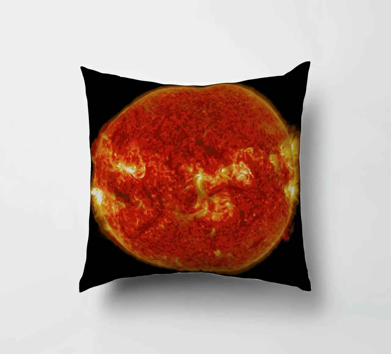 Solar Flare cuscino da Vintage by JUNIQE