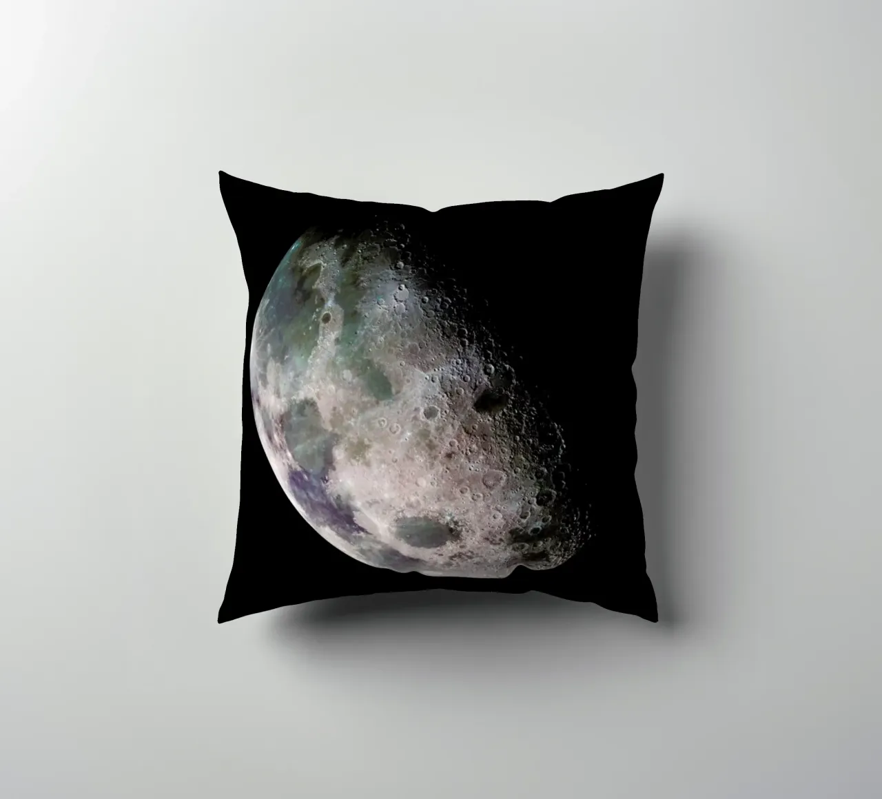 The Moon cuscino da Vintage by JUNIQE