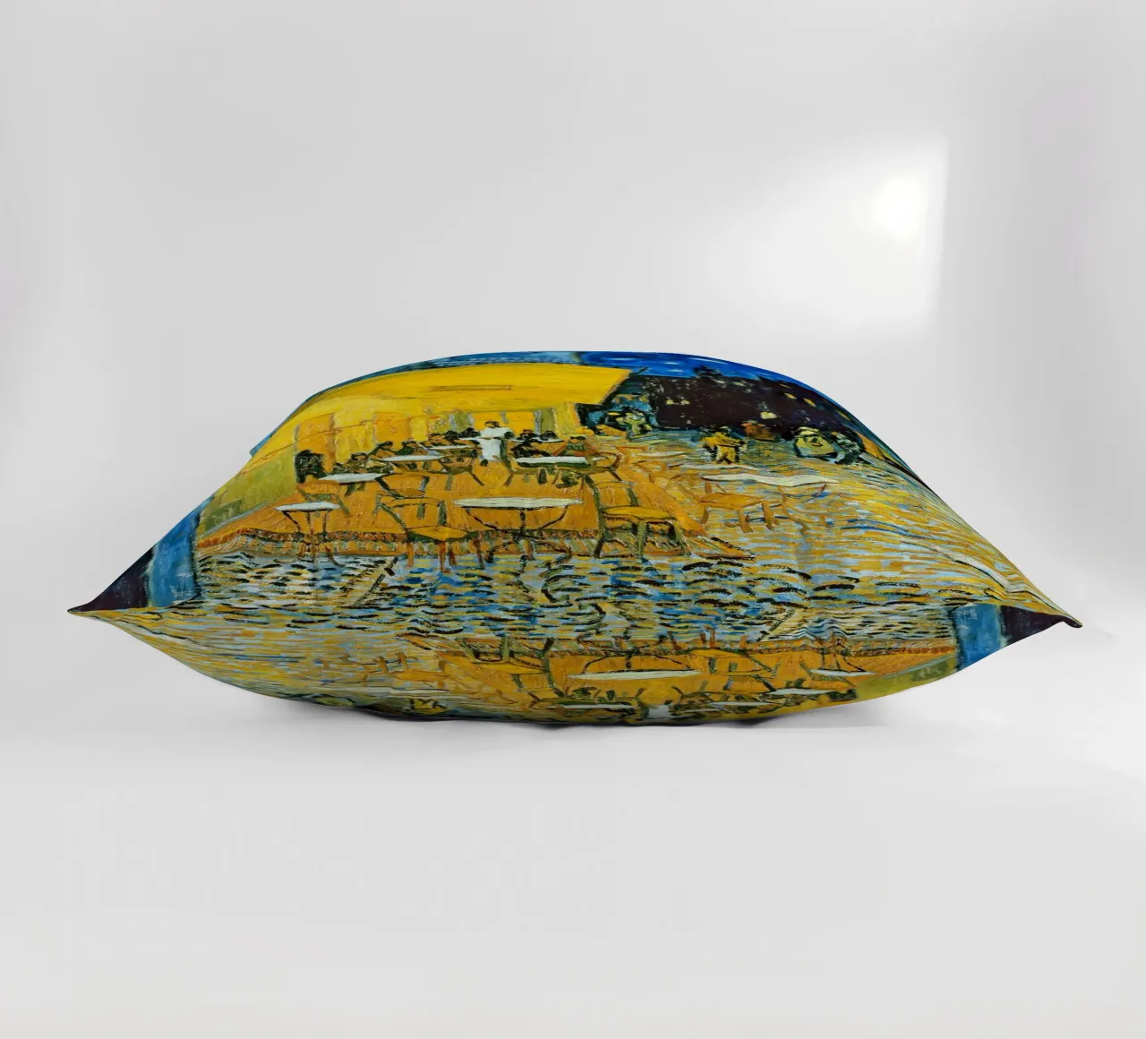 Terrazza di un caffè di notte - Vincent van Gogh cuscino da Sylviepaint