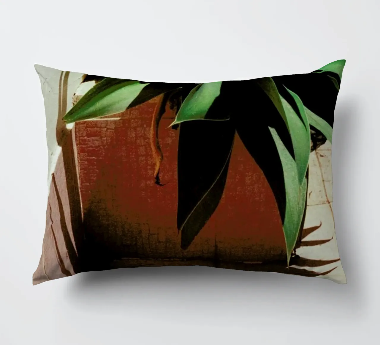 Analog Series Plant By The Pool cuscino da Sebastian Hilgetag
