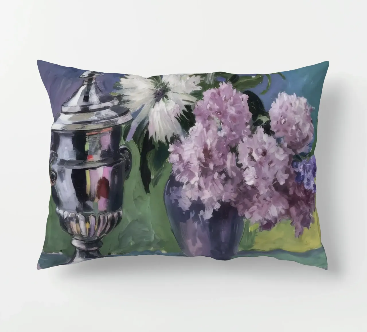 Lillà in brocca d'argento cuscino da Radiance Landscape