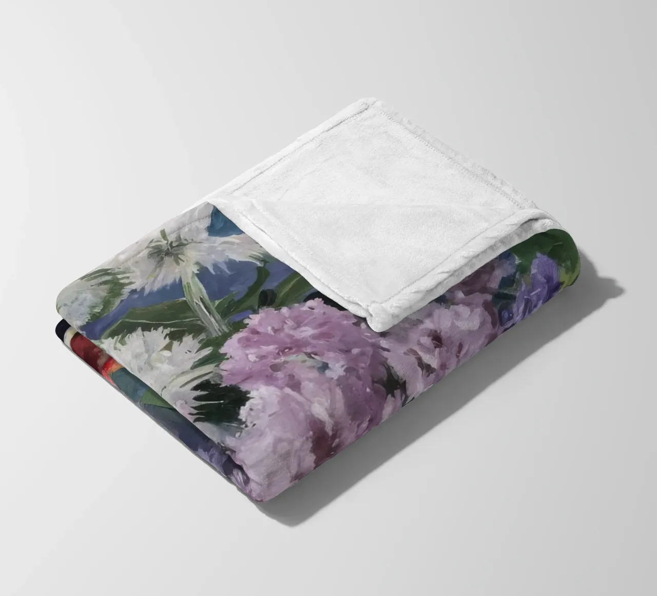 Lillà in brocca d'argento coperta in pile da Radiance Landscape