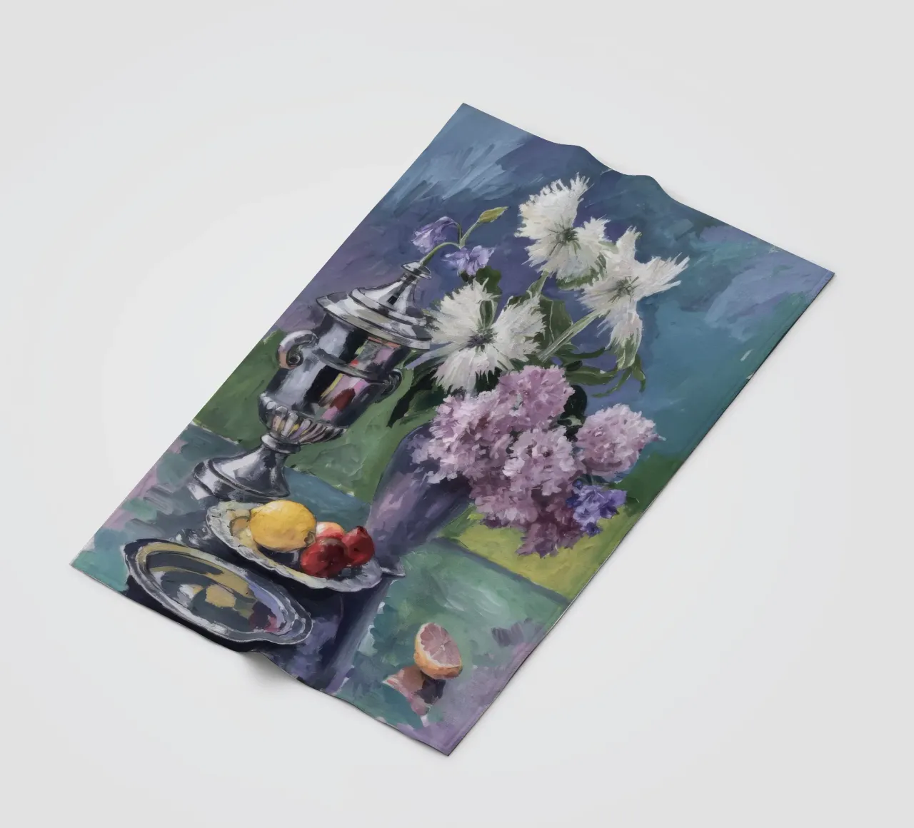 Lillà in brocca d'argento coperta in pile da Radiance Landscape