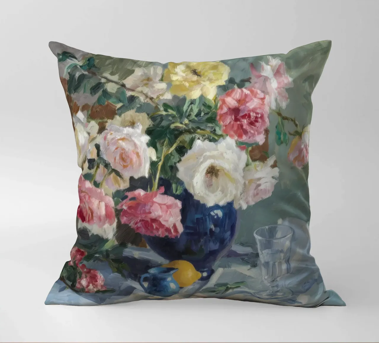 Vaso di rose azzurre cuscino da Radiance Landscape
