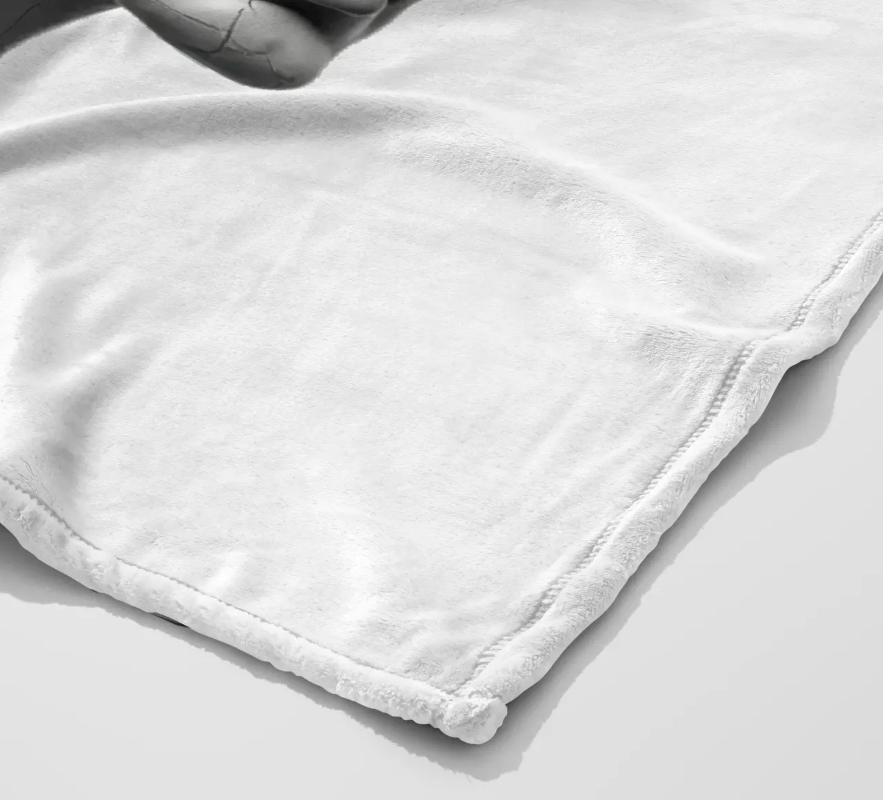 Ribellione in fiore coperta in pile da Dustlight Atelier