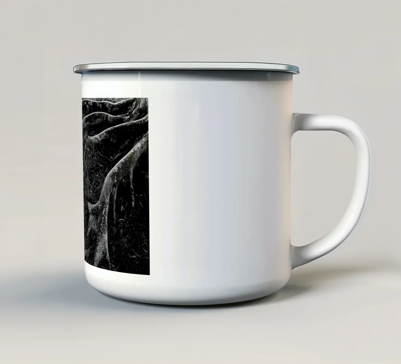 Roots I tazza in smalto da Tal Paz-Fridman