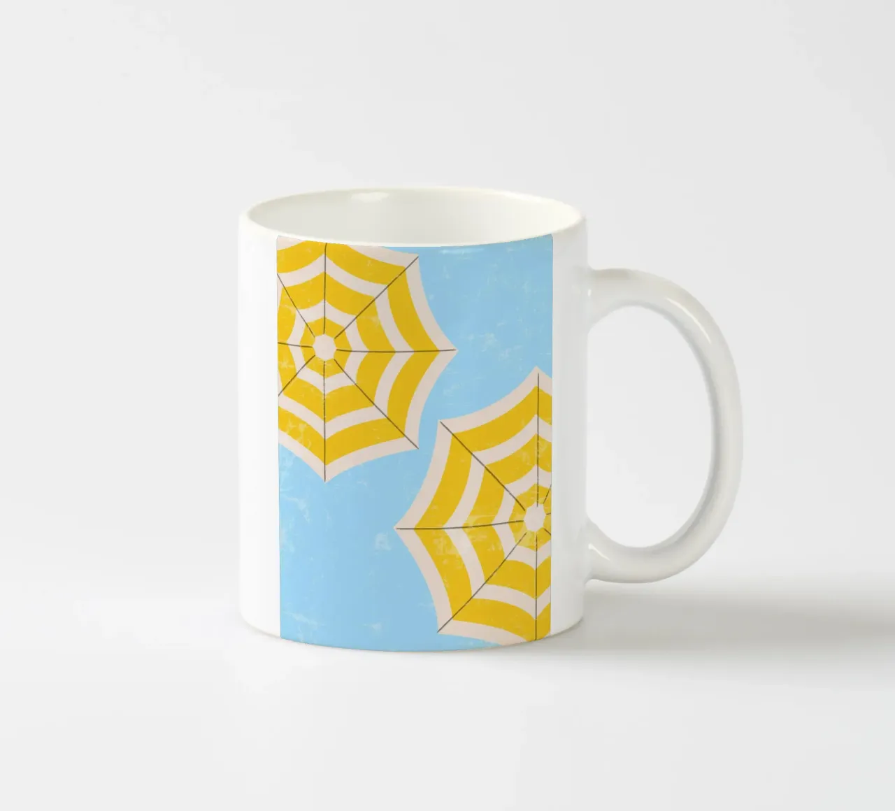 Ombrellone da spiaggia retrò in giallo e blu Illustrazione estiva tazza in ceramica da pdigitalprints