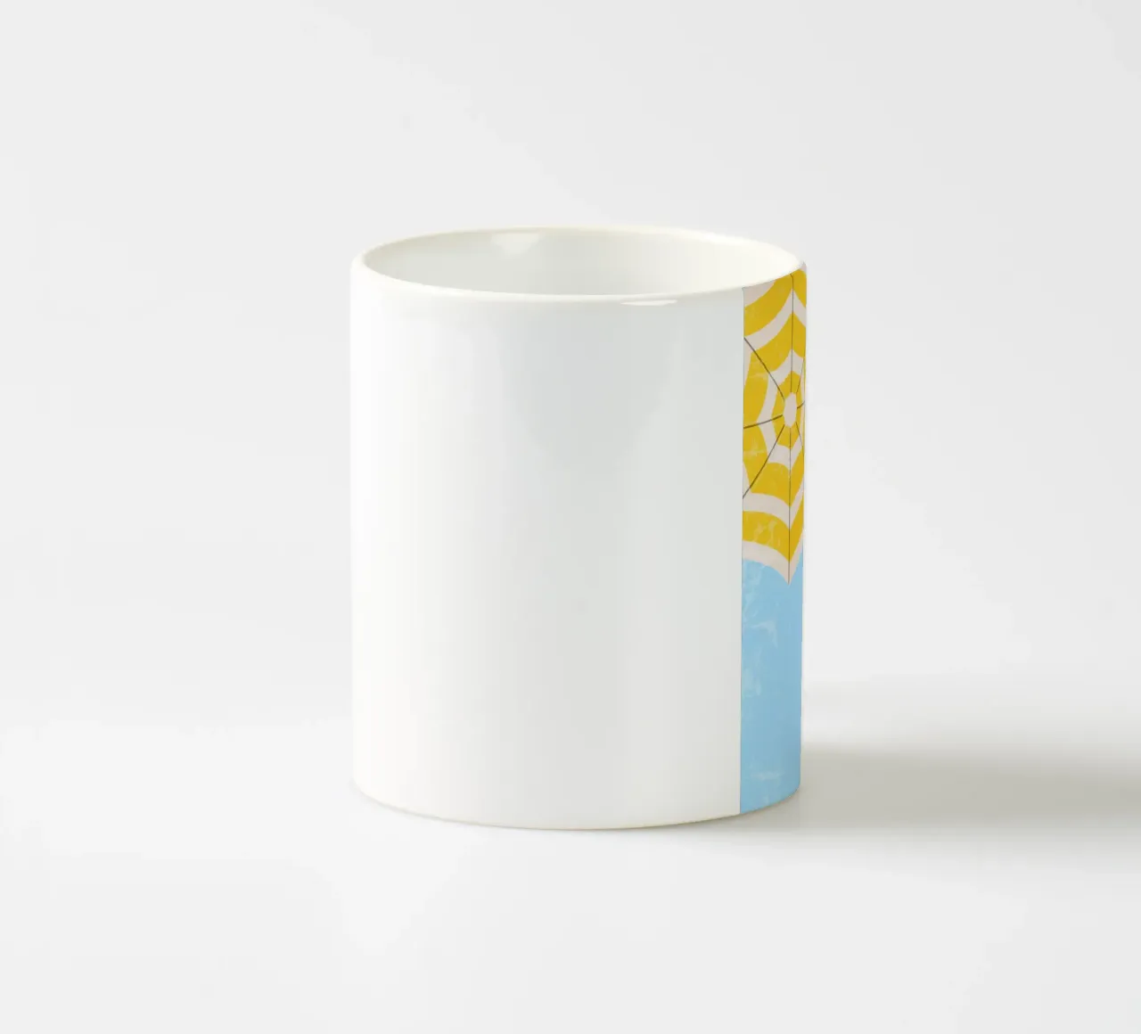Ombrellone da spiaggia retrò in giallo e blu Illustrazione estiva tazza in ceramica da pdigitalprints