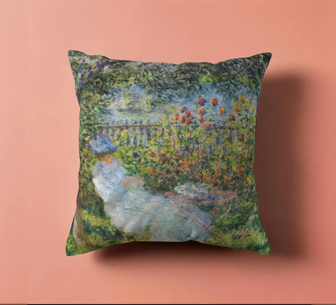 Alice Hoschedé in giardino di Claude Monet cuscino da Monet Art Prints