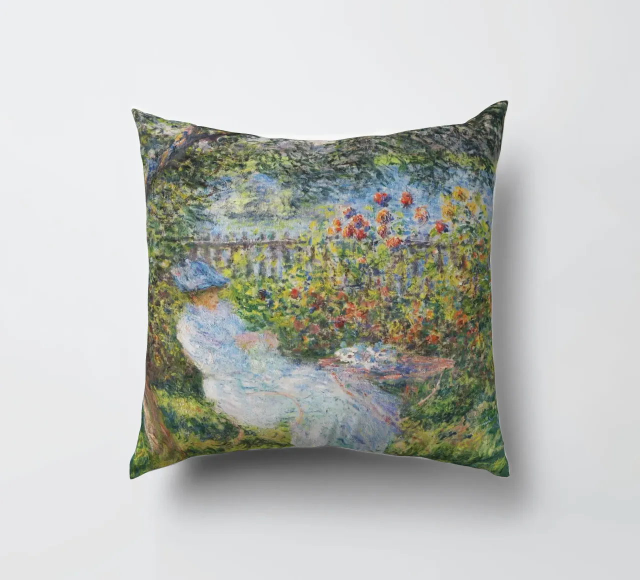 Alice Hoschedé in giardino di Claude Monet cuscino da Monet Art Prints