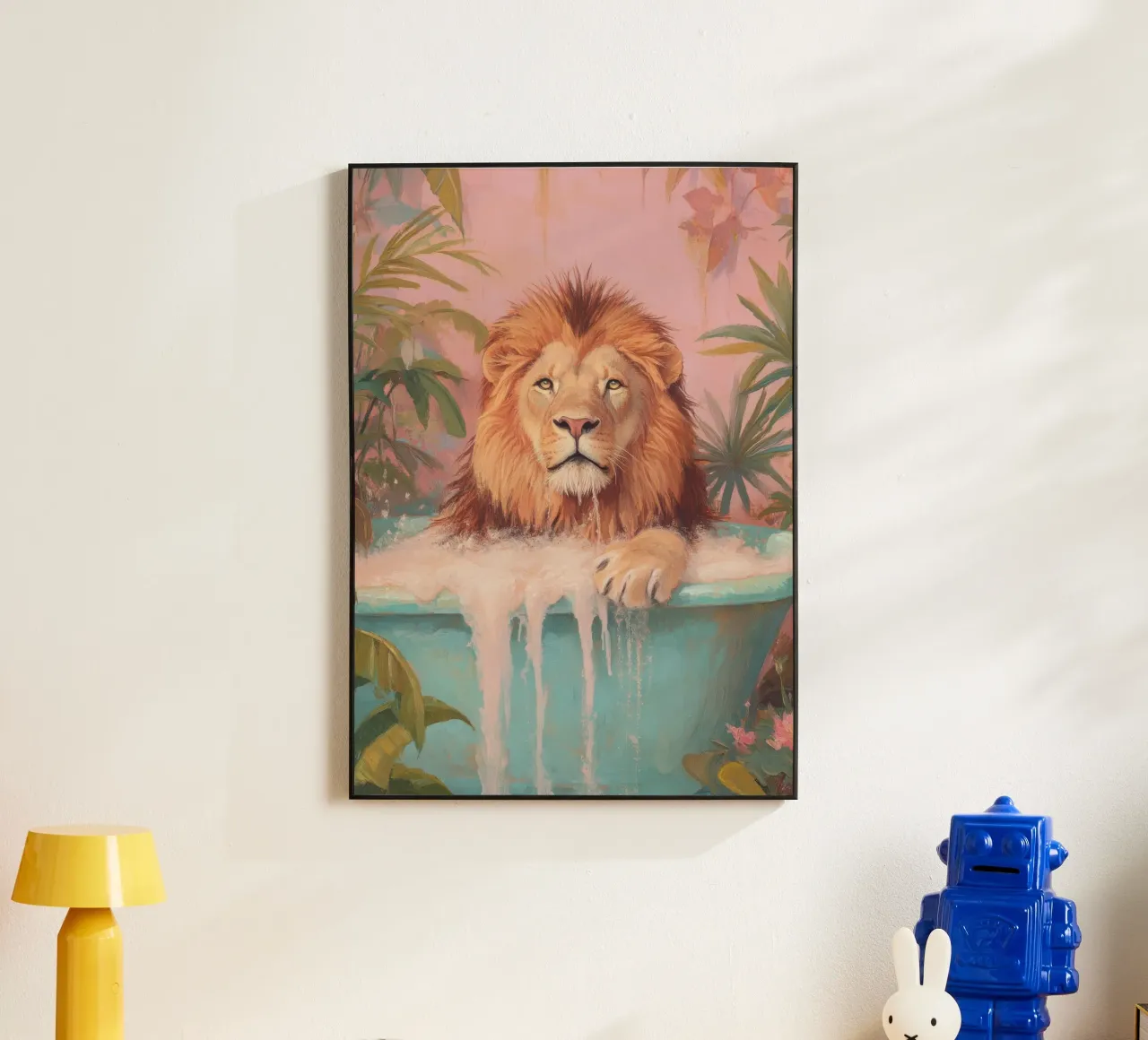 Leone nella vasca da bagno pastello con schiuma di sapone alluminio dibond da Nikis Art Studio