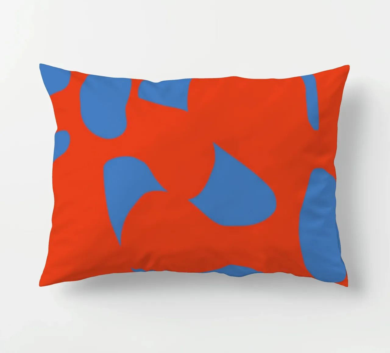 Motif abstrait de fleurs rétro dans des tons rouges et bleus audacieux coussin de pdigitalprints