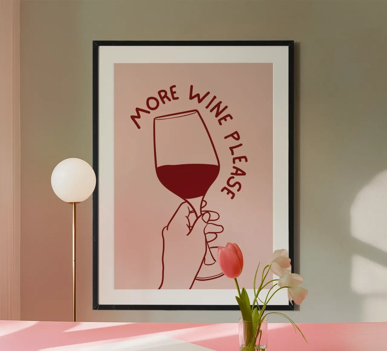 Mano che tiene il bicchiere di vino con una citazione divertente in Minimalista poster con telaio in legno da pdigitalprints