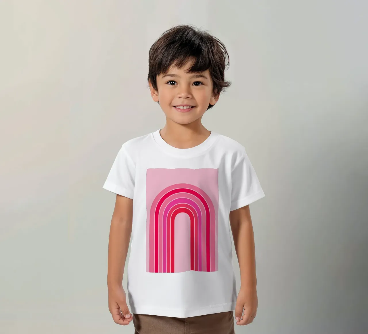 Arco iris retro rosa y rojo en arte geométrico minimalista camiseta para niños de pdigitalprints