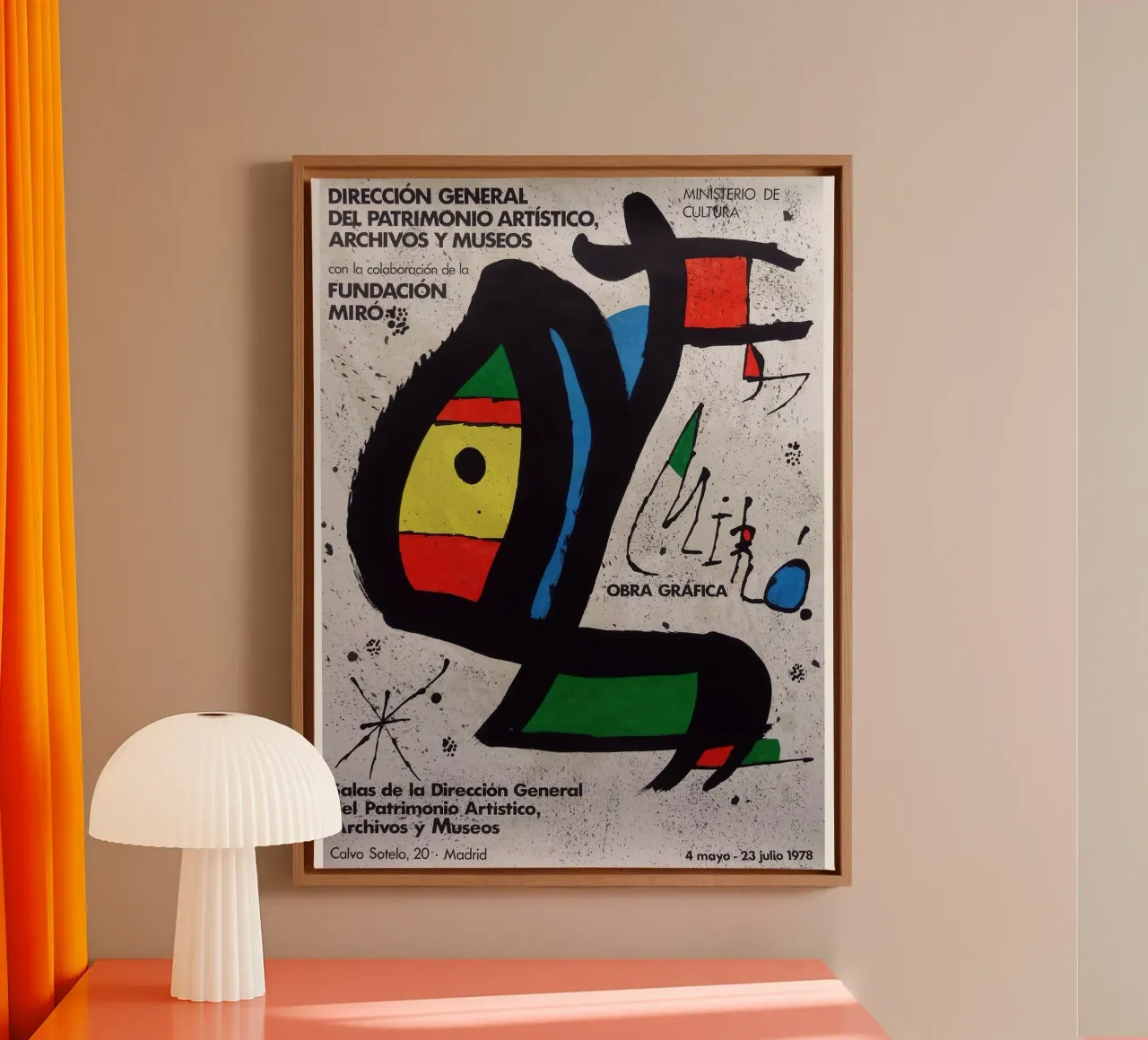 Joan Miro Kunsttentoonstelling in Madrid 1978 canvas met Baklijst van Danielshop