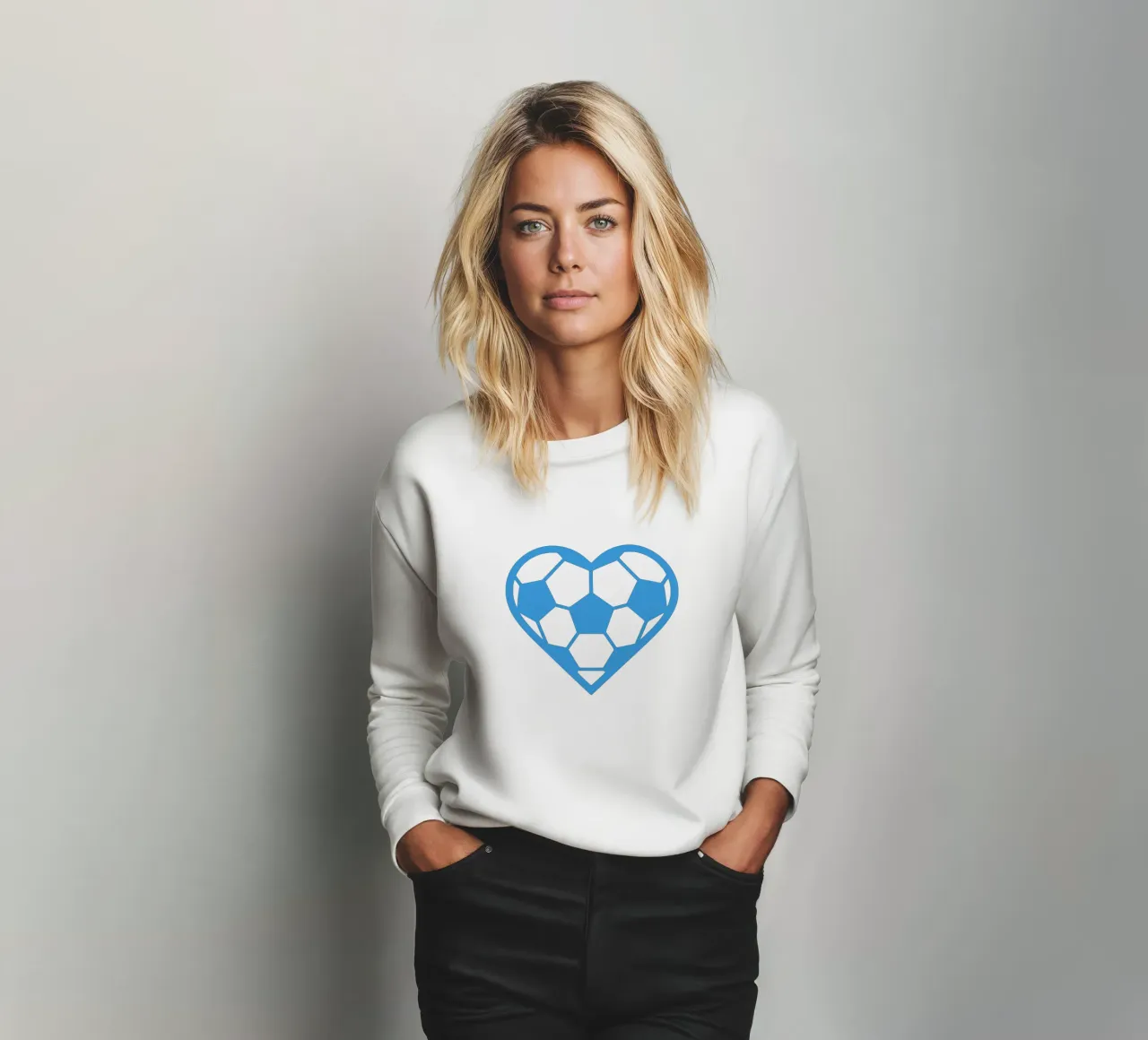 Fussball Herz Sweatshirt von LucernePictures