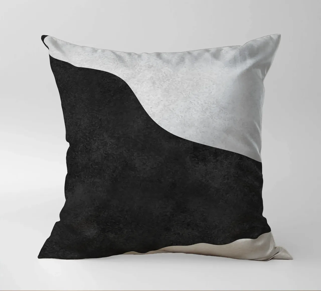 abstract boho black and beige wave cuscino da vintageshop