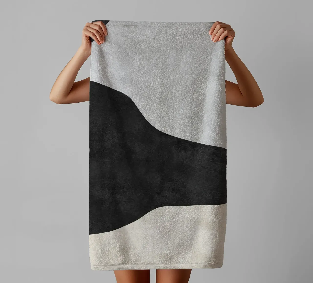abstract boho black and beige wave asciugamano da bagno da vintageshop