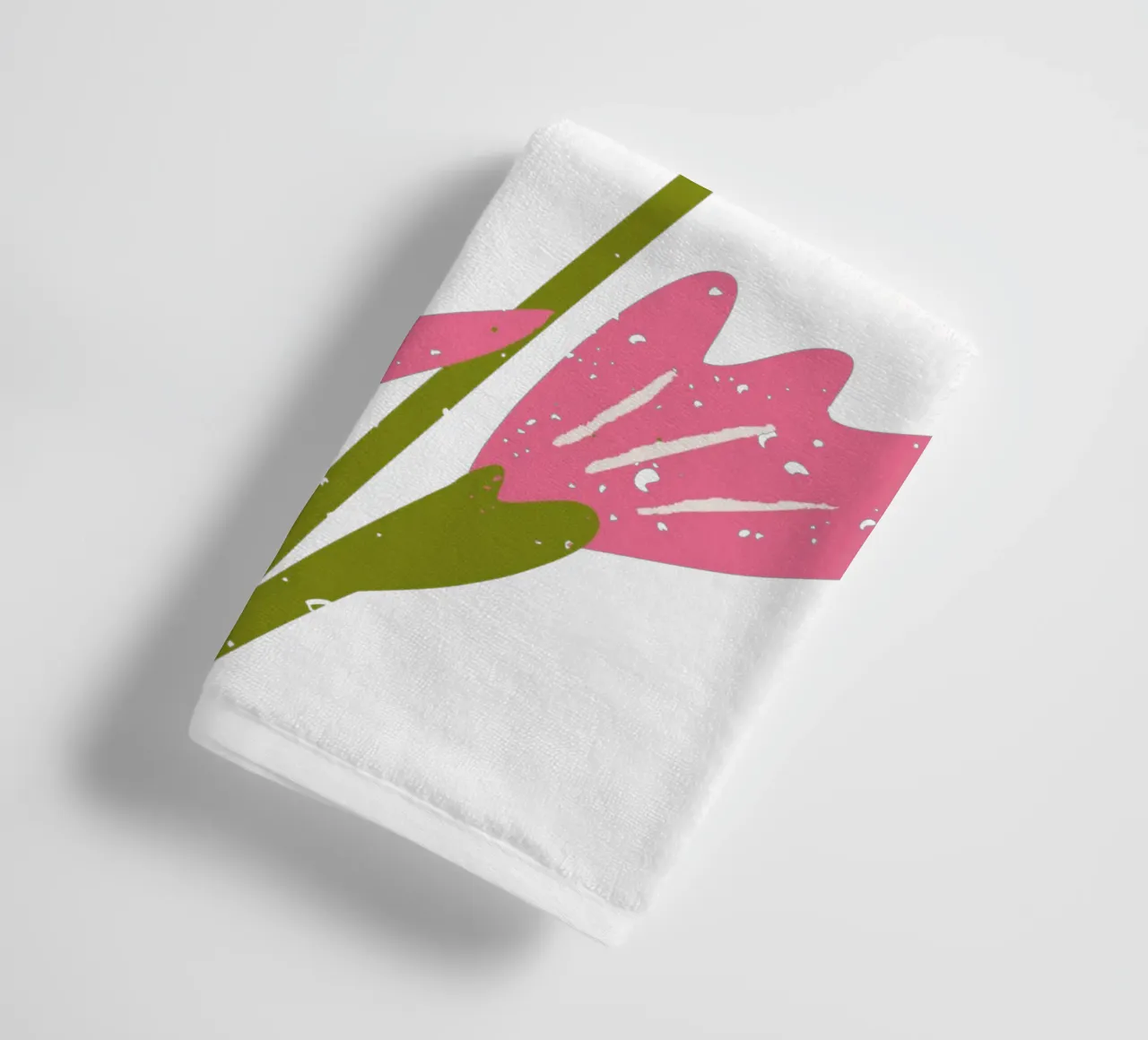 Illustrazione floreale rustica disegnata a mano in rosa e verde asciugamano da bagno da pdigitalprints