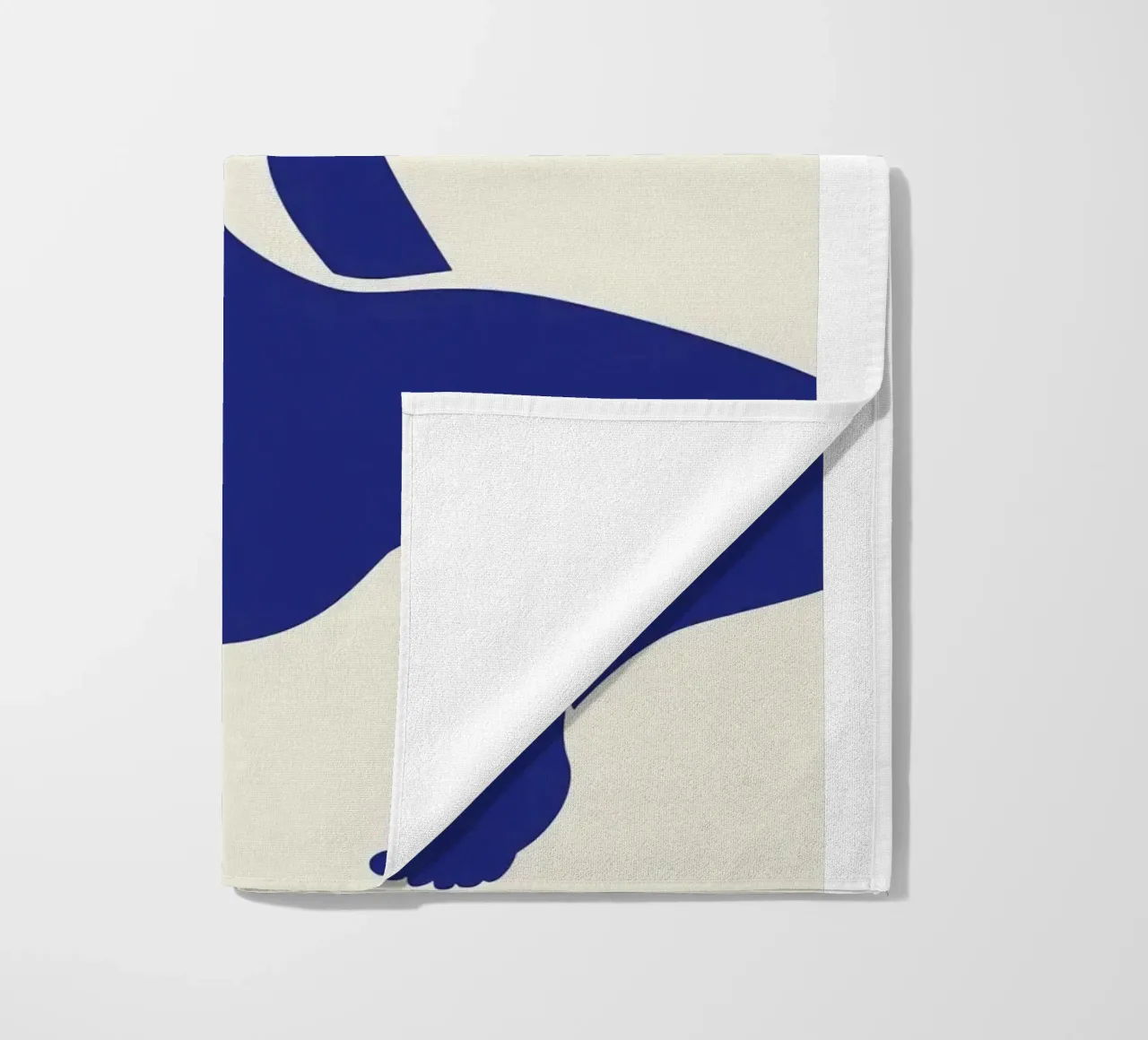 Figure di persone blu di Matisse telo mare da Mandy Gray