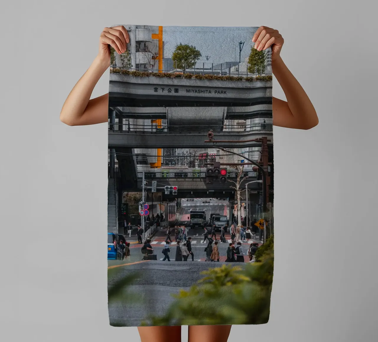 Strati di Tokyo asciugamano da bagno da Marcel Bisig