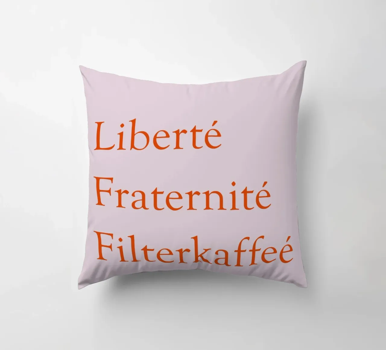 Liberté Fraternité Filterkaffeé cuscino da Typo Designs