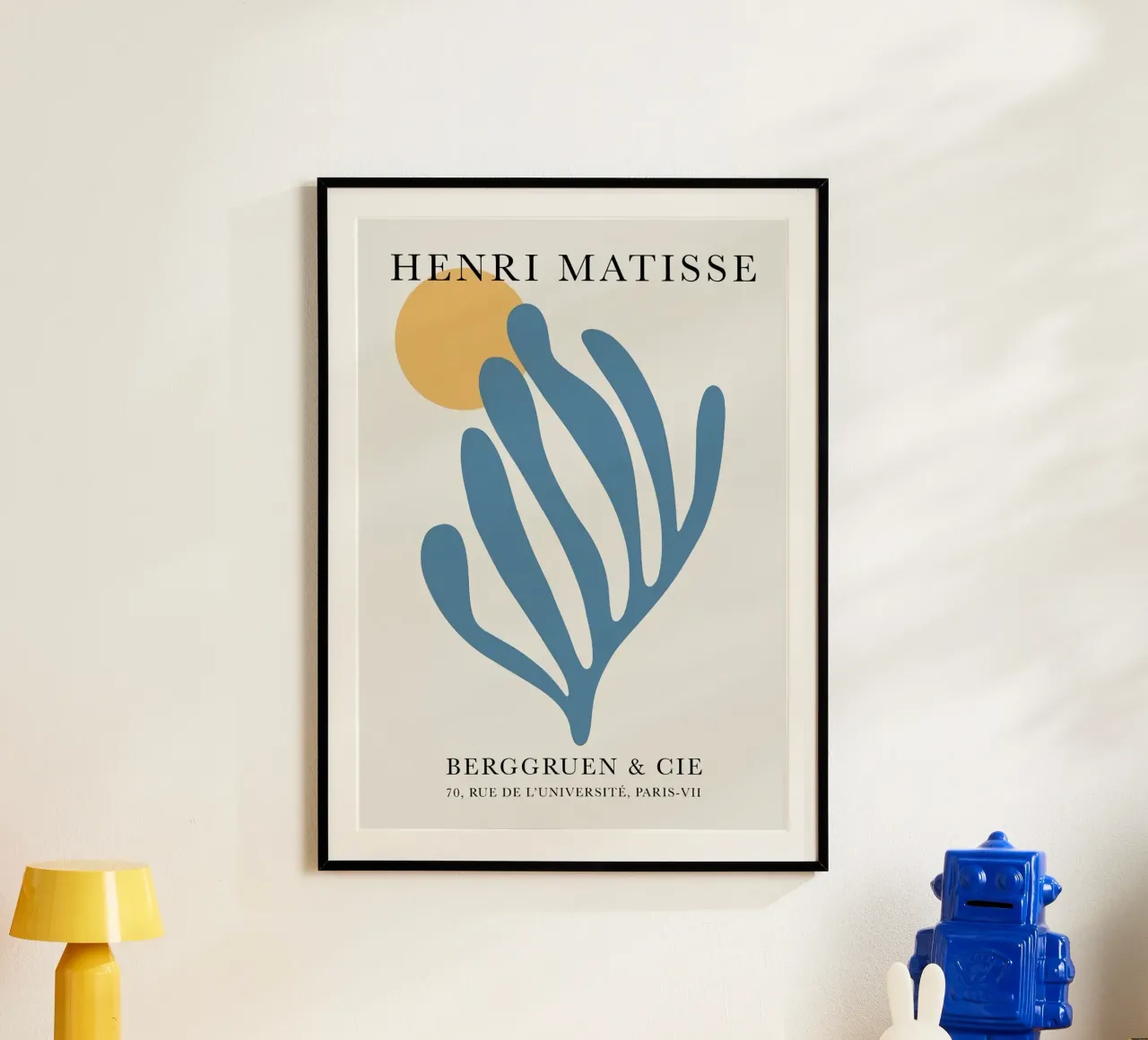 Ritratto di foglia blu di Matisse poster con telaio in alluminio da Mandy Gray