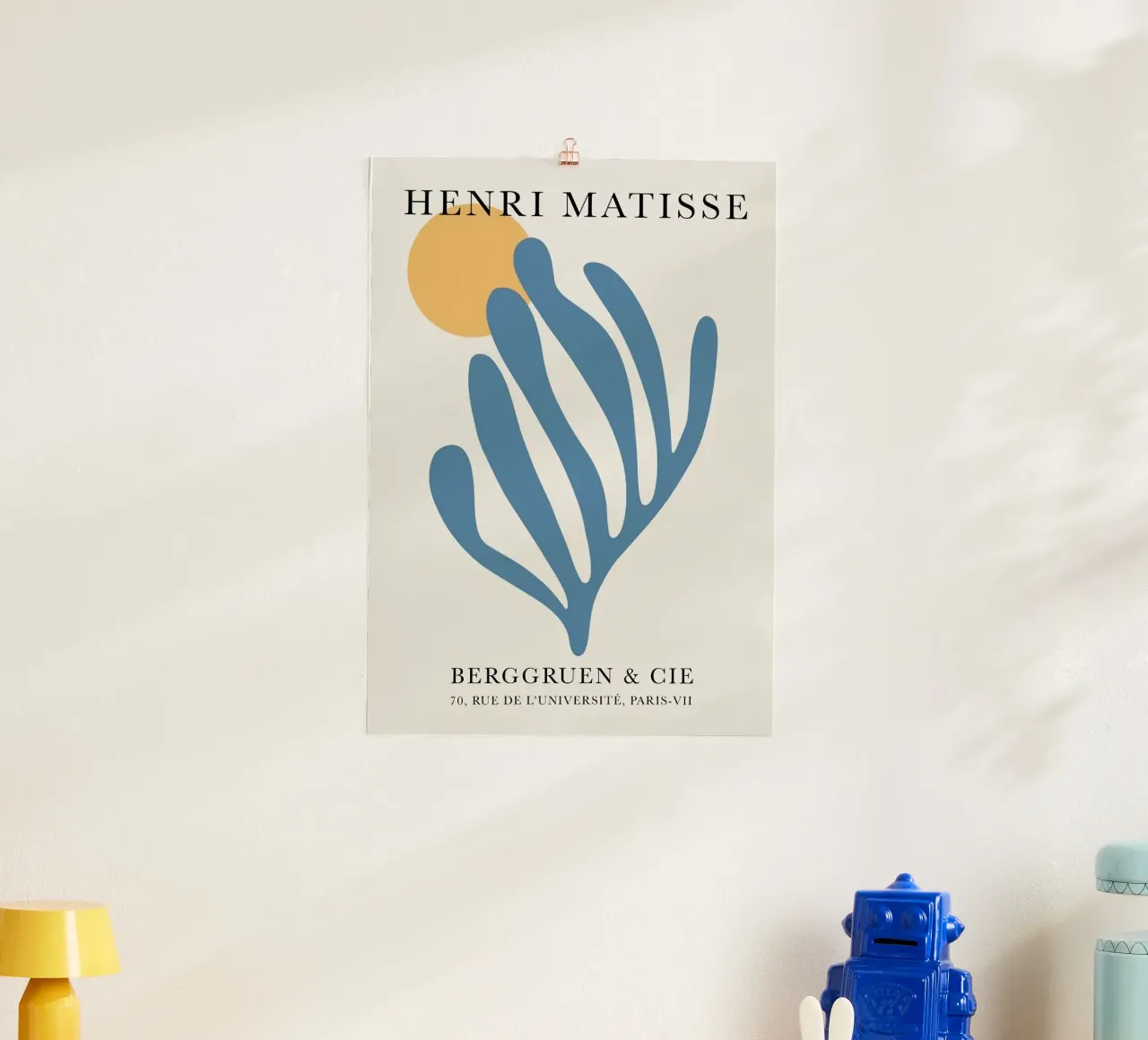 Ritratto di foglia blu di Matisse poster con telaio in alluminio da Mandy Gray