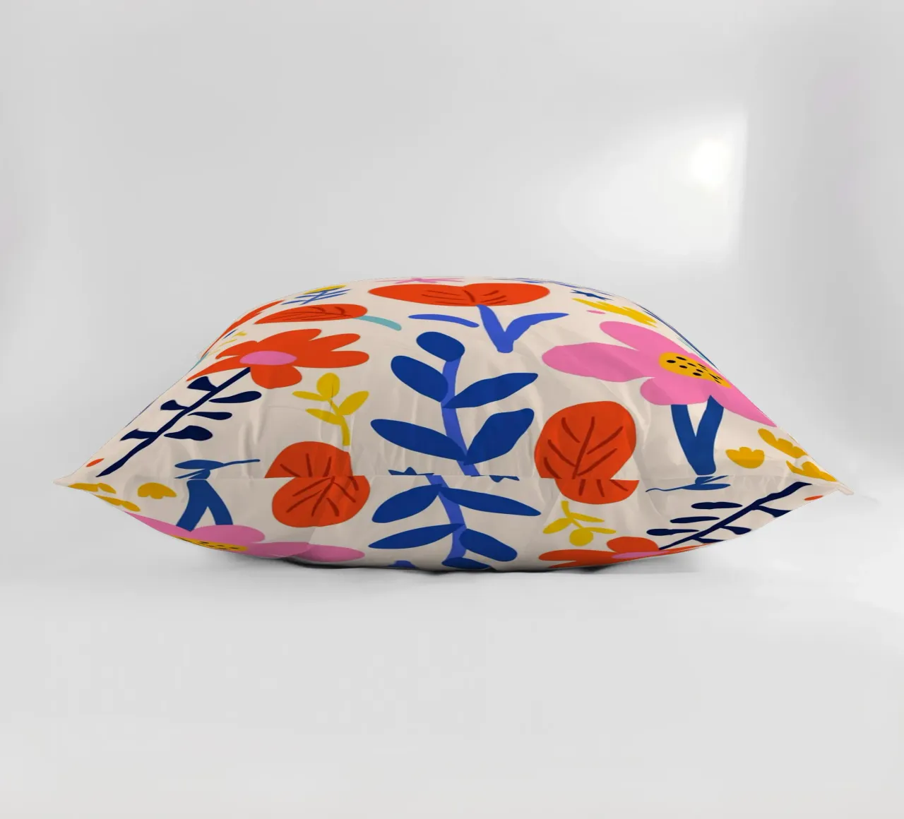Flowers and leaves vibrant cuscino da LisaArtes