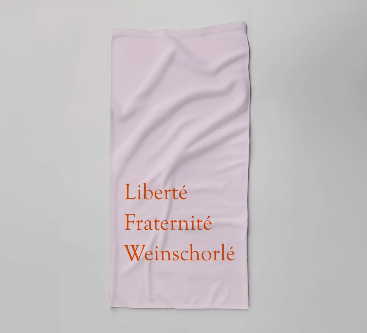 Liberté, Fraternité, Weinschorlé Handtuch von Typo Designs