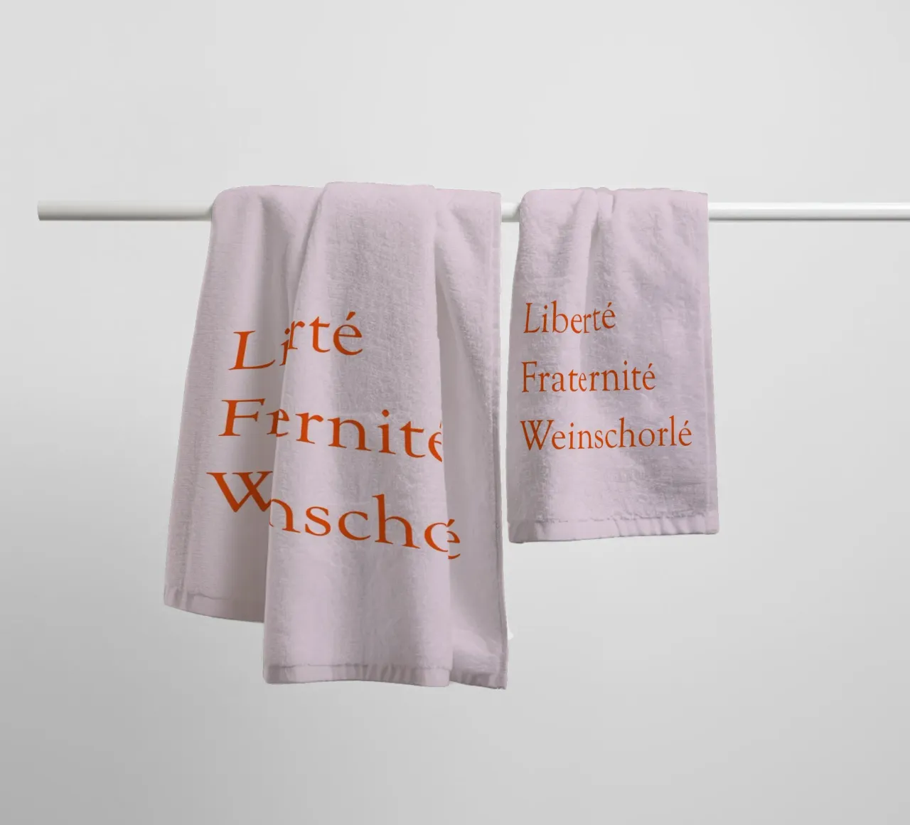 Liberté, Fraternité, Weinschorlé Handtuch von Typo Designs