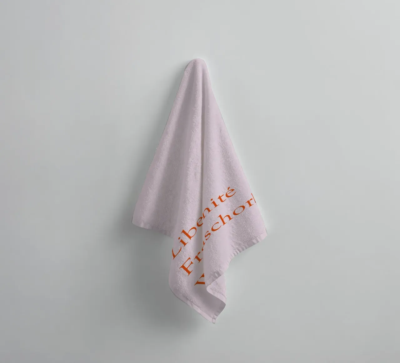Liberté, Fraternité, Weinschorlé Handtuch von Typo Designs