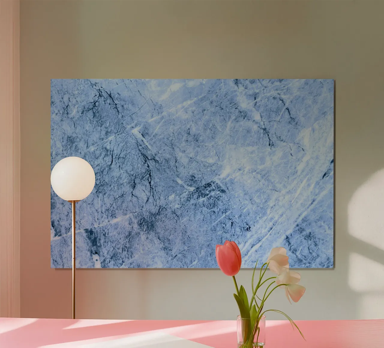 Gebarsten blauwe marmeren textuur - abstracte moderne kunstdruk poster van NorwesClub